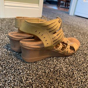 Bare Trap Sandals